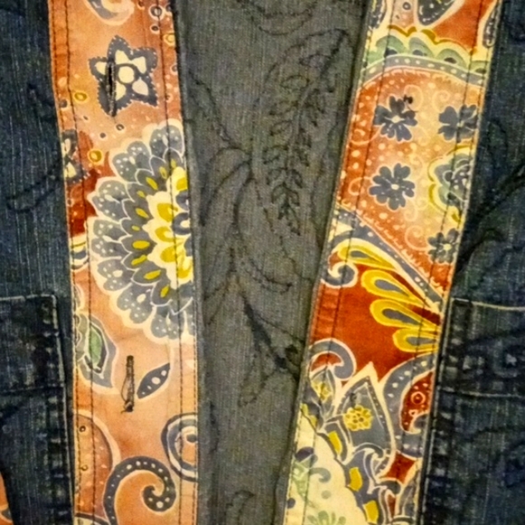 Alfred dunner lightweight jacket gold buttons. Blue Denim n Pattern - Picture 5 of 5